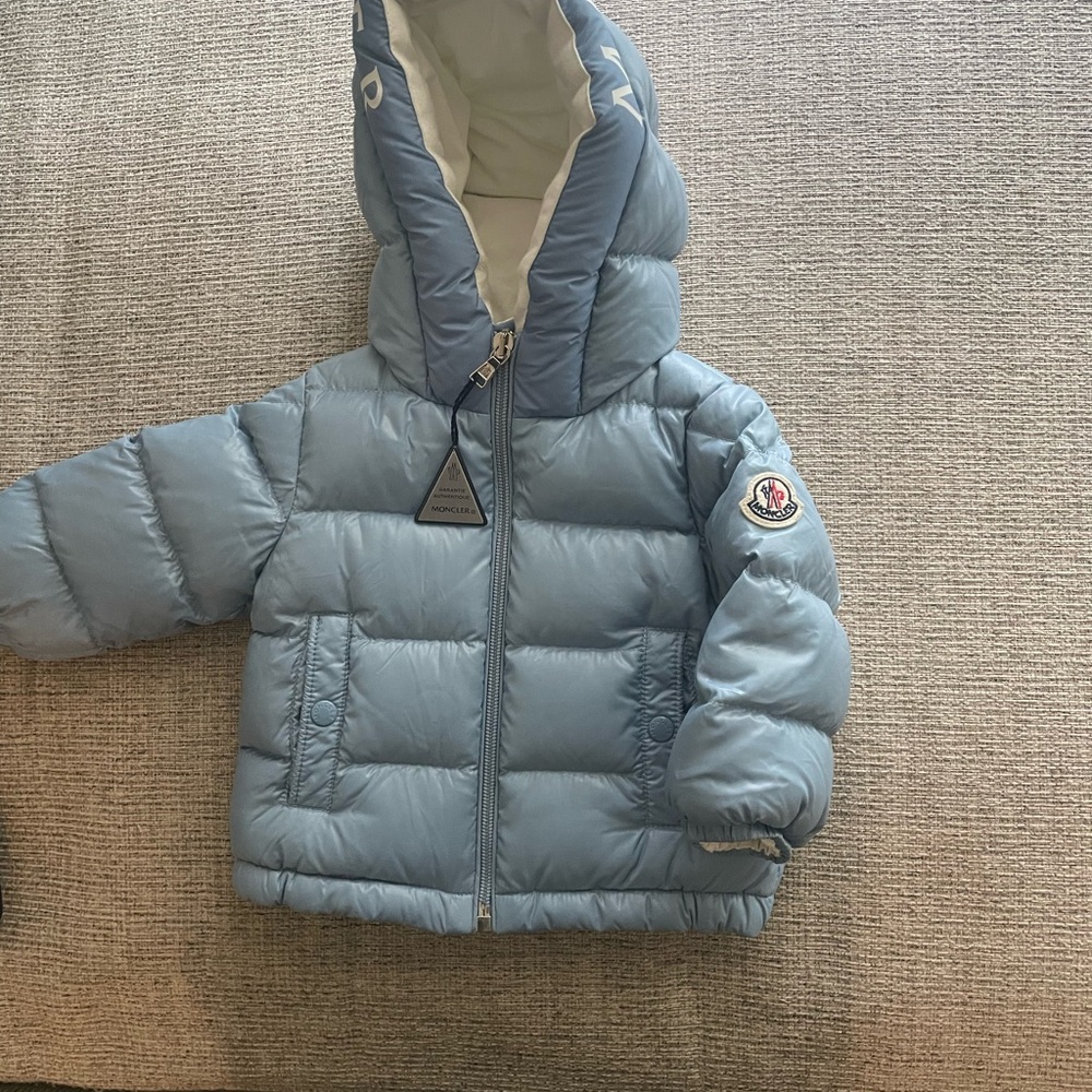 Moncler baby coat 6-9 months - Picture 2 of 4